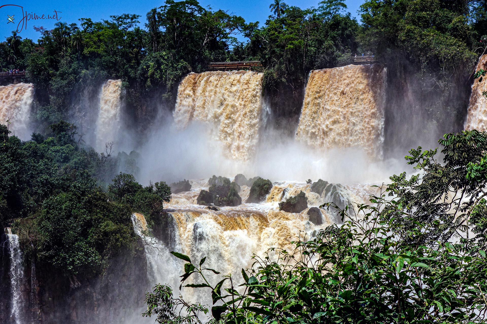 Rafting Chutes Iguaco