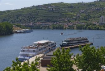 Bateaux de croisiere sur le Douro